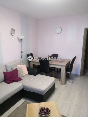 Eladó panellakás, Pécsett 49.2 M Ft, 2 szobás