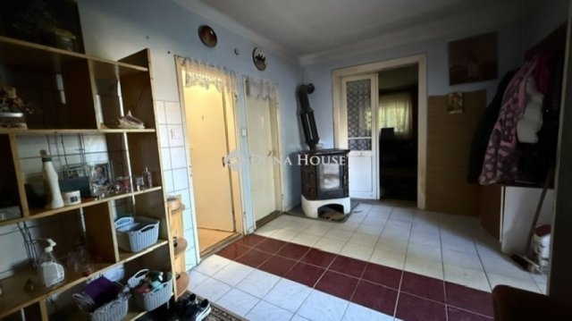 Eladó családi ház, Vecsésen 129 M Ft, 2 szobás