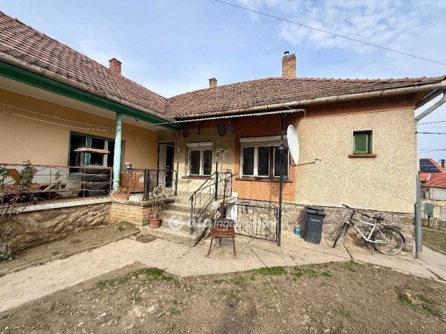 Eladó családi ház, Hidason 52.5 M Ft, 5 szobás