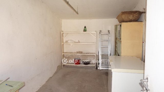 Eladó családi ház, Atkáron 15 M Ft, 2 szobás
