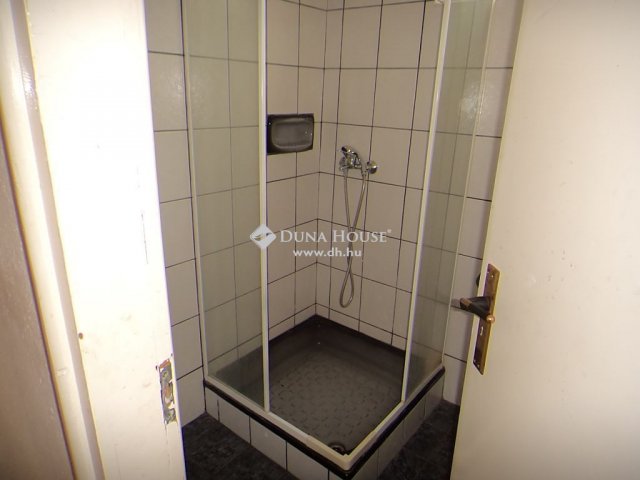 Eladó családi ház, Budapesten, III. kerületben 192 M Ft