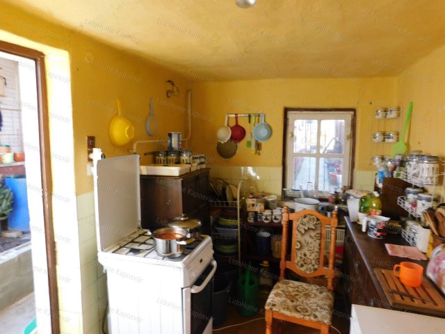 Eladó családi ház, Gombán 33 M Ft, 2 szobás
