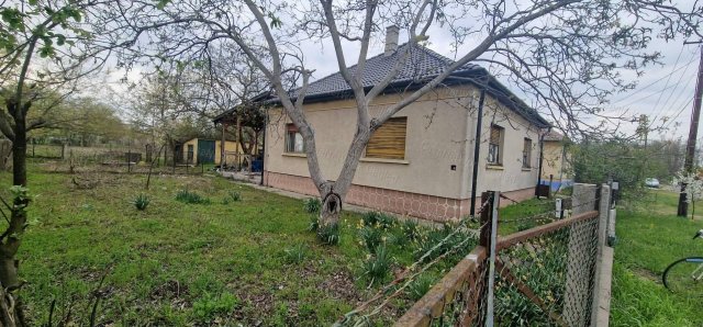 Eladó családi ház, Újszilváson 28 M Ft, 3 szobás