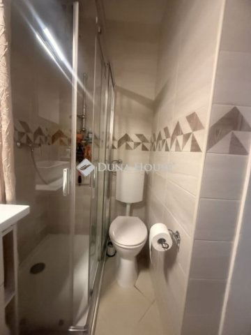 Eladó téglalakás, Budapesten, VII. kerületben 49.9 M Ft