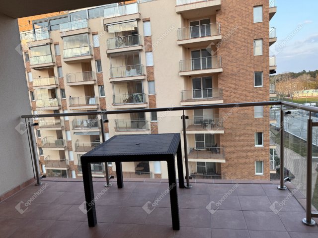 Eladó téglalakás, Siófokon 98 M Ft, 2 szobás