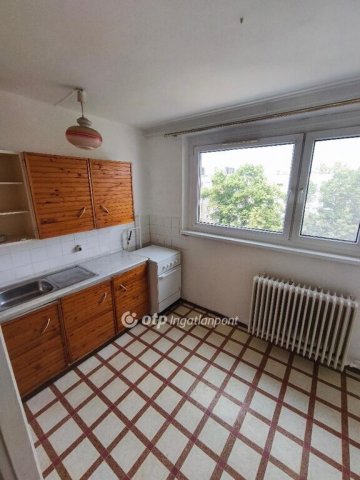 Eladó téglalakás, Miskolcon 34 M Ft, 2 szobás