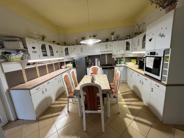 Eladó családi ház, Tokodaltárón 82.9 M Ft, 6 szobás