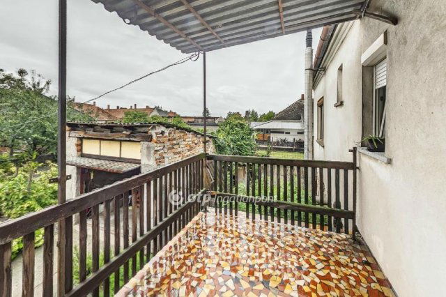 Eladó családi ház, Jánossomorján 50 M Ft, 3 szobás