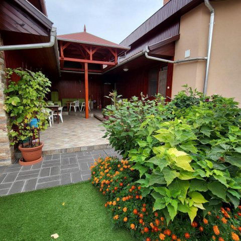 Eladó nyaraló, Hajdúszoboszlón 149 M Ft, 8 szobás