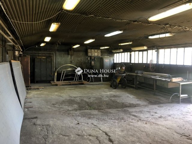 Eladó ipari ingatlan, Devecseren 70 M Ft / költözzbe.hu