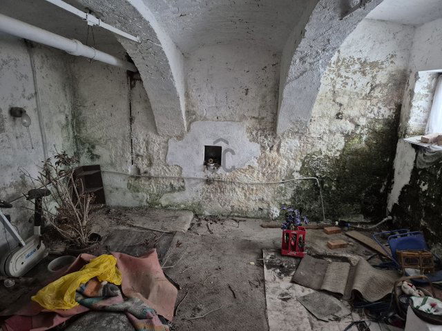 Eladó családi ház, Fertőrákoson 38 M Ft, 4 szobás