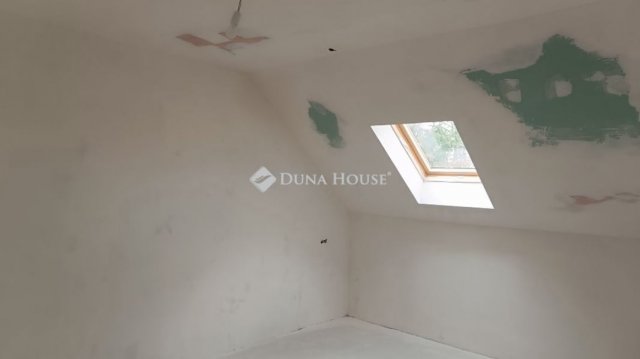 Eladó családi ház, Gyöngyösön 59.9 M Ft, 4 szobás