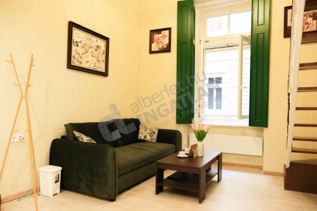 Kiadó téglalakás, albérlet, VI. kerületben, Andrássy úton