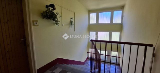 Eladó téglalakás, Pécsett 32.9 M Ft, 2 szobás