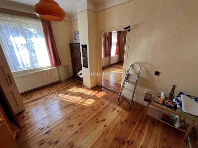 Eladó családi ház, Győrött 41.9 M Ft, 2 szobás