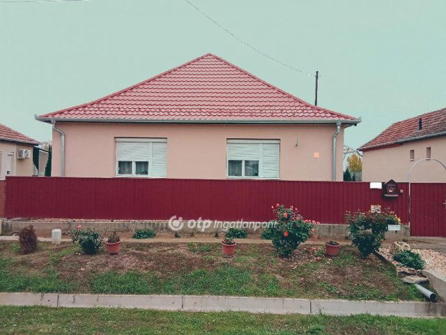 Eladó családi ház, Mátészalkán 64.1 M Ft, 3+1 szobás