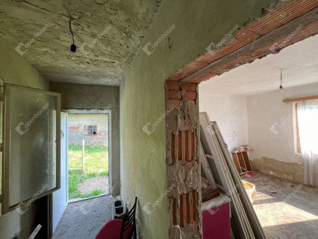 Eladó családi ház, Nagybakónakon 13.5 M Ft, 4 szobás