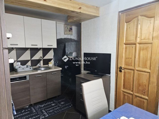 Eladó családi ház, Kökényen 42 M Ft, 2 szobás