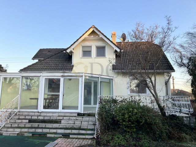 Eladó családi ház, Dunaharasztin 135 M Ft, 5 szobás