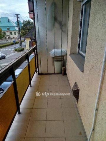 Eladó téglalakás, Pécsett 49.9 M Ft, 2 szobás