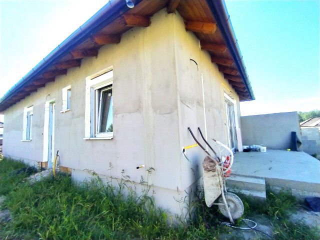 Eladó ikerház, Vácrátóton 99.8 M Ft, 4 szobás
