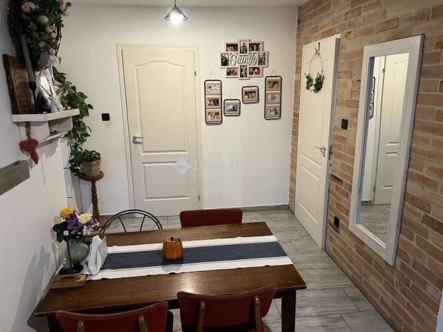 Eladó családi ház, Pusztaszabolcson 65.5 M Ft, 2 szobás