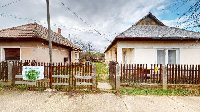 Eladó családi ház, Deteken 8.3 M Ft, 2 szobás
