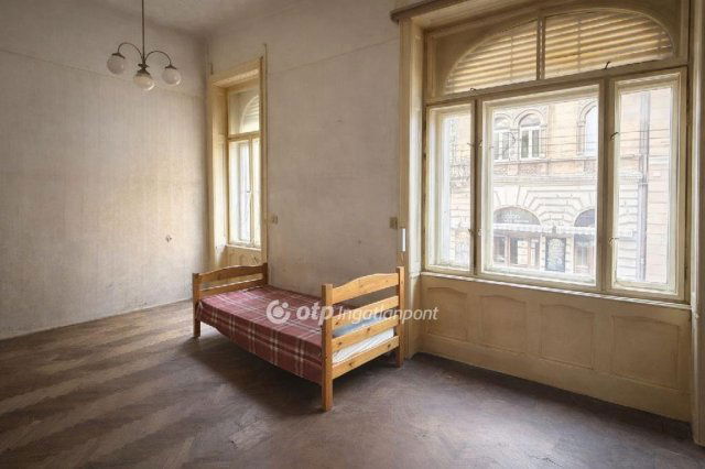 Eladó téglalakás, Budapesten, VI. kerületben 76 M Ft, 3+1 szobás