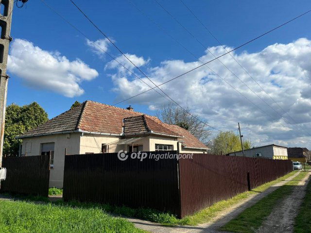 Eladó családi ház, Taszáron 19.5 M Ft, 2+1 szobás