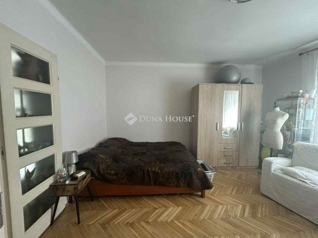 Eladó családi ház, Vecsésen 119 M Ft, 3 szobás