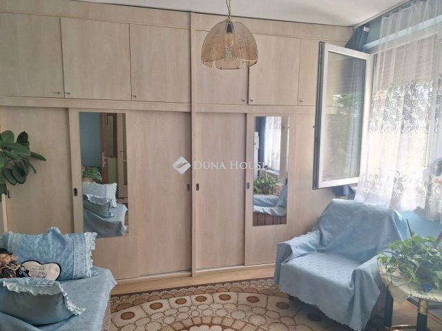 Eladó panellakás, Szombathelyen 39.5 M Ft, 2 szobás