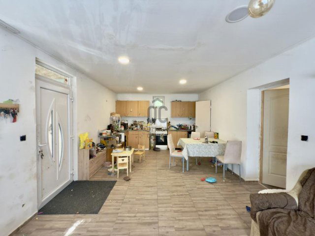 Eladó családi ház, Kókán 39.9 M Ft, 5 szobás