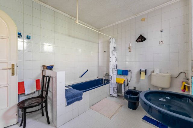 Eladó családi ház, Szentendrén 135 M Ft, 4 szobás