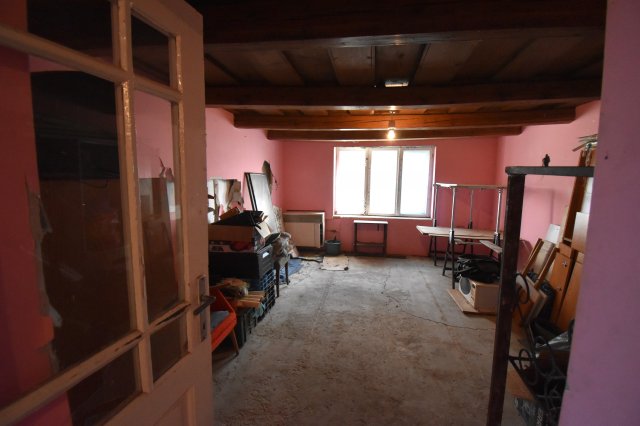 Eladó családi ház, Újcsanáloson 7.9 M Ft, 2 szobás