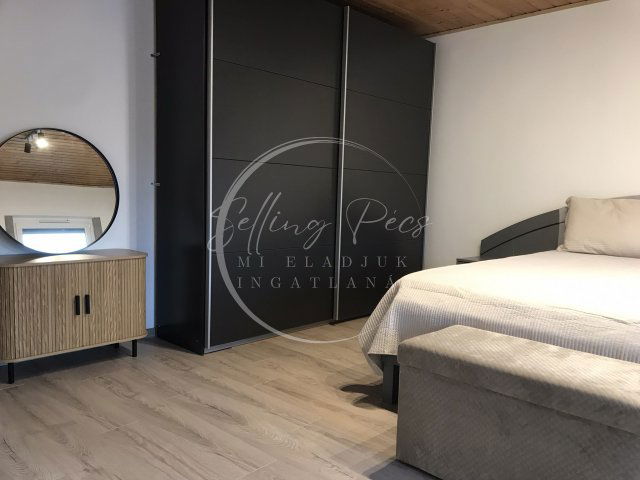 Kiadó téglalakás, albérlet, Pécsett 250 E Ft / hó, 2 szobás