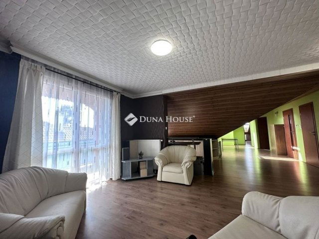 Eladó családi ház, Üllőn 117 M Ft, 6 szobás