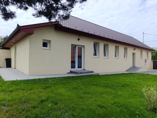 Eladó családi ház, Piliscséven, Urbanics utcában 85 M Ft