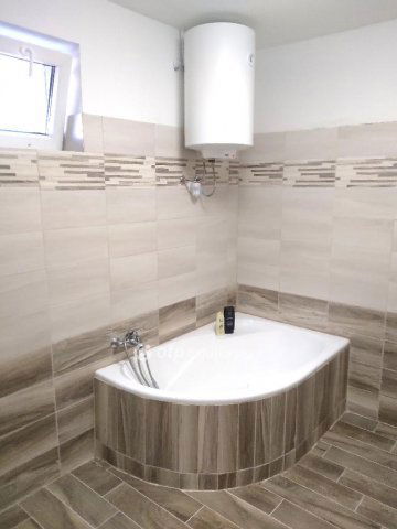 Eladó családi ház, Martonvásáron 87 M Ft, 3 szobás