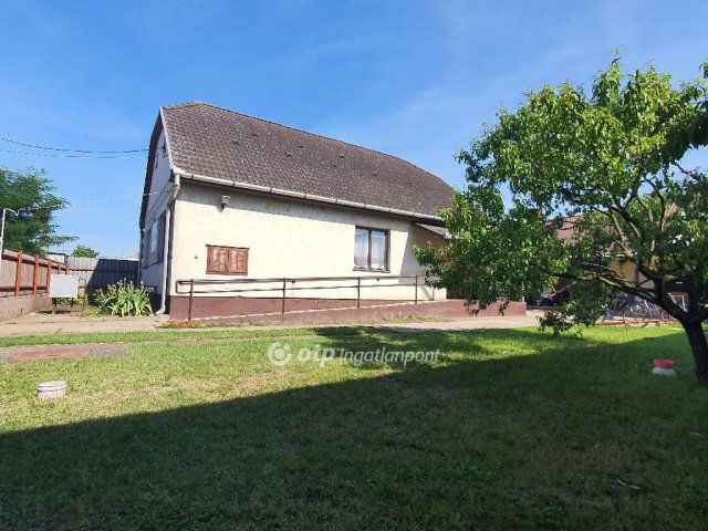 Eladó családi ház, Balmazújvárosban 51.9 M Ft, 3 szobás