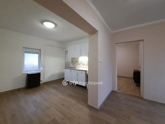 Eladó családi ház, Siófokon 65 M Ft, 2 szobás