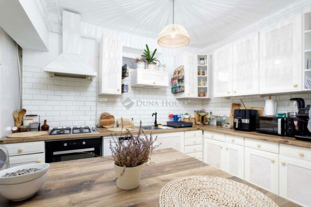 Eladó családi ház, Bősárkányon 46.99 M Ft, 3 szobás