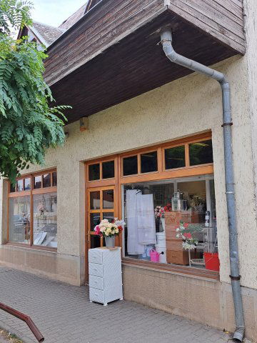 Eladó üzlethelyiség, Pilisen, Rákóczi úton 32.9 M Ft