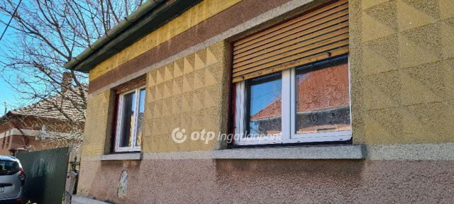 Eladó családi ház, Szolnokon 15.5 M Ft, 2 szobás