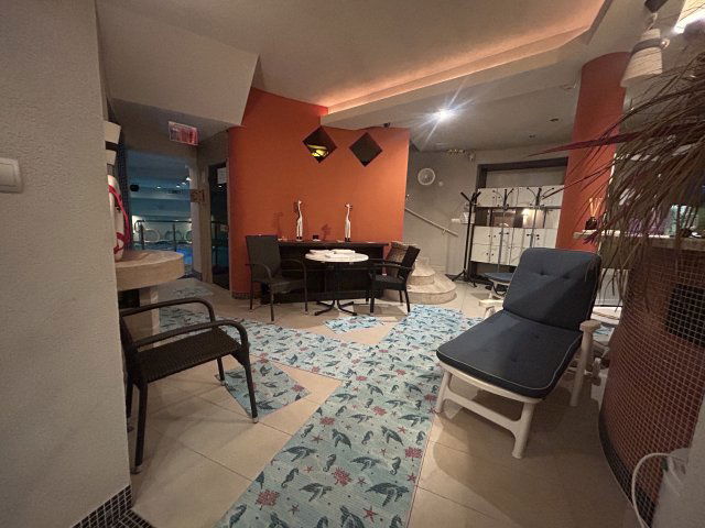 Eladó hotel, Fonyódon 1800 M Ft, 35 szobás / költözzbe.hu