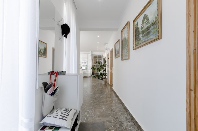 Eladó családi ház, Nagytarcsán 205 M Ft, 4+1 szobás