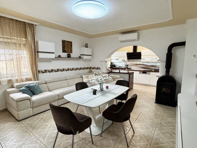 Eladó ikerház, Balatonszőlősön 99 M Ft, 2+2 szobás