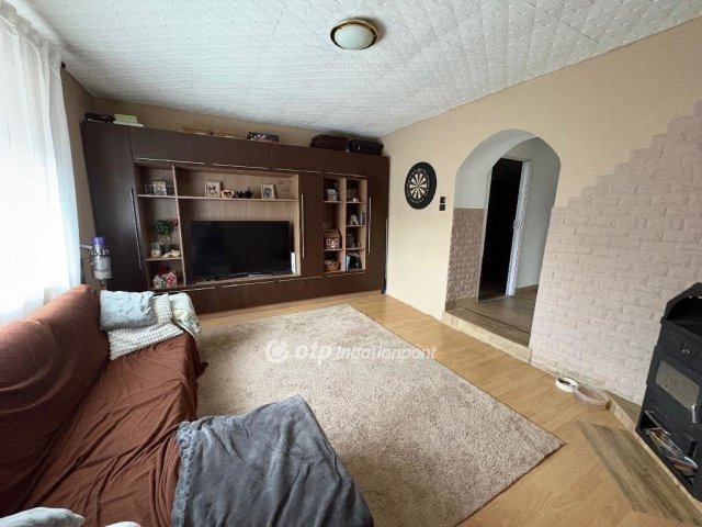 Eladó ikerház, Ostoroson 39.9 M Ft, 2 szobás