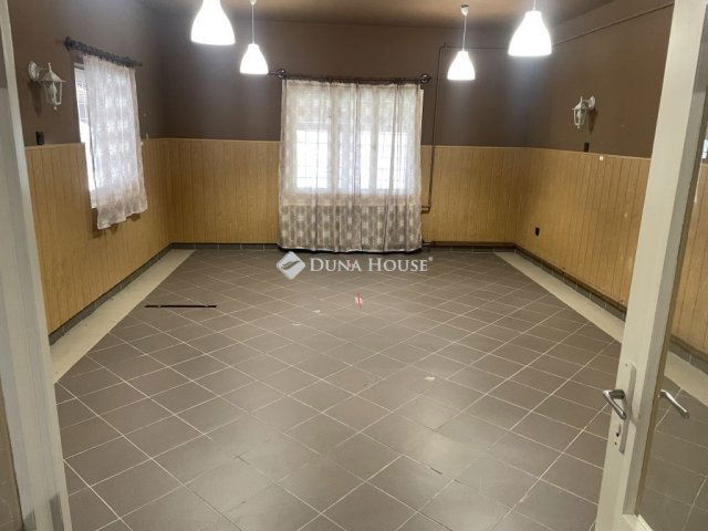 Eladó családi ház, Ráckeresztúron 79.9 M Ft, 3 szobás