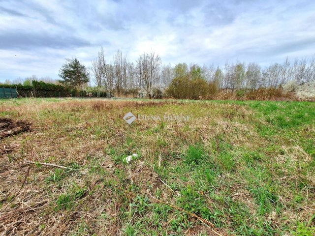 Eladó telek, Győrzámolyon 43.5 M Ft / költözzbe.hu