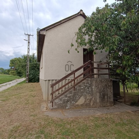 Eladó nyaraló, Zalakaroson 32 M Ft, 2 szobás